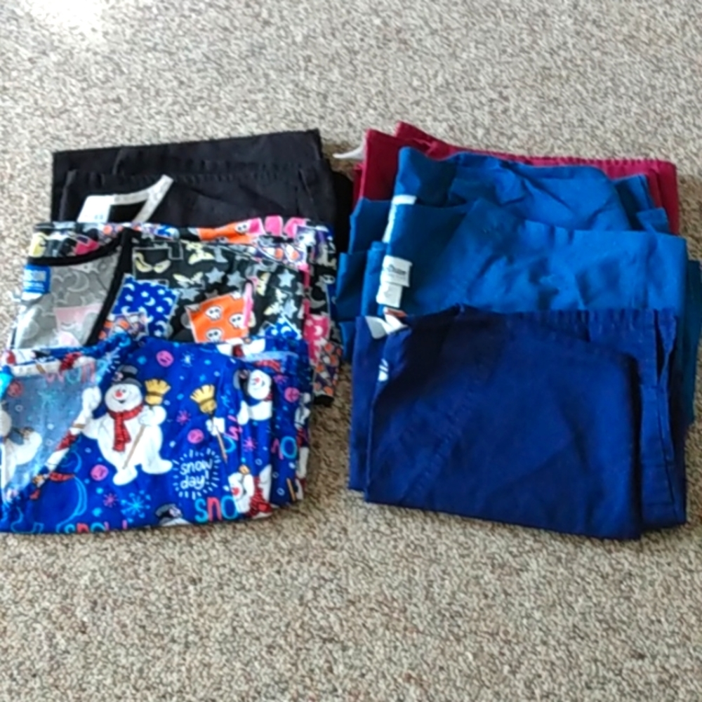 SCRUB TOPS. By piece. Size Medium